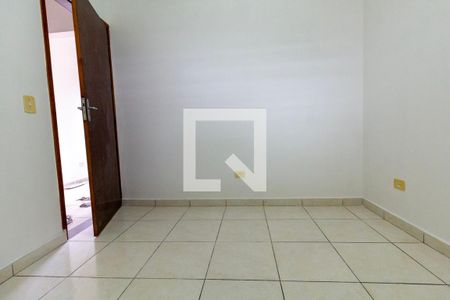 Quarto 1 de casa para alugar com 2 quartos, 61m² em Vila Nhocuné, São Paulo