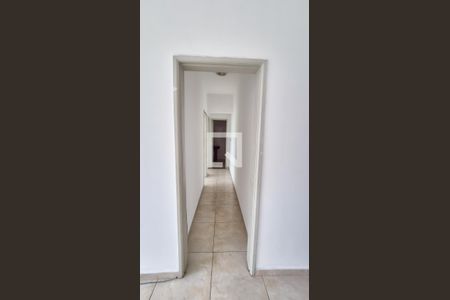 Corredor acesso aos quartos e banheiros de apartamento para alugar com 2 quartos, 65m² em Ramos, Rio de Janeiro