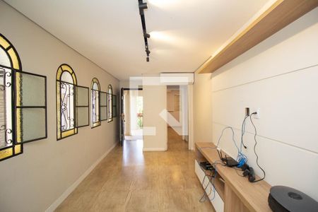 Sala de casa à venda com 3 quartos, 220m² em Vila Cruz das Almas, São Paulo