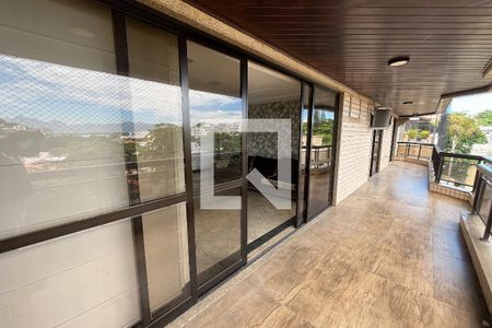 Varanda de apartamento para alugar com 3 quartos, 150m² em Jardim Guanabara, Rio de Janeiro