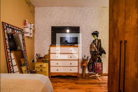 Casa à venda com 3 quartos, 218m² em Vila Linda, Santo André