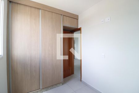 Quarto 1 de apartamento para alugar com 2 quartos, 65m² em Osvaldo Rezende, Uberlândia