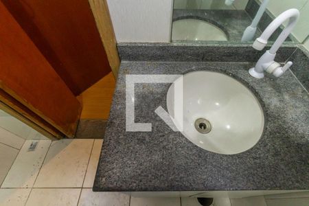 Banheiro da Suíte de casa de condomínio para alugar com 3 quartos, 90m² em Vila Aricanduva, São Paulo