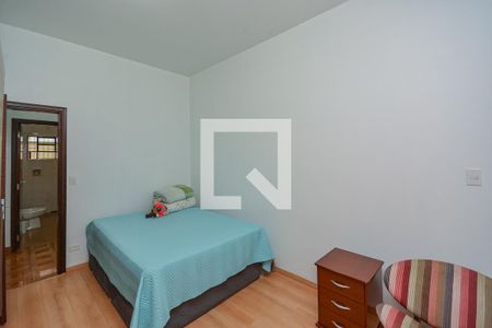 Casa à venda com 3 quartos, 240m² em Jardim Ubirajara, São Paulo