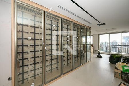 Adega de apartamento à venda com 3 quartos, 233m² em Real Parque, São Paulo