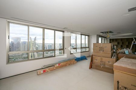 Sala de apartamento à venda com 3 quartos, 233m² em Real Parque, São Paulo