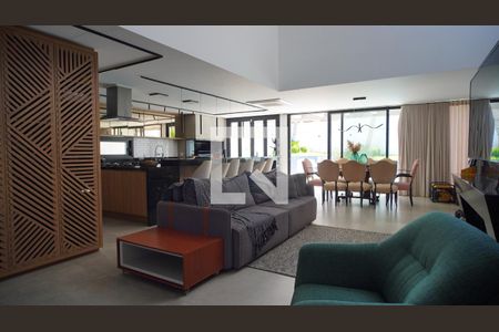 Sala  de casa à venda com 3 quartos, 380m² em Vila Assunção, Porto Alegre