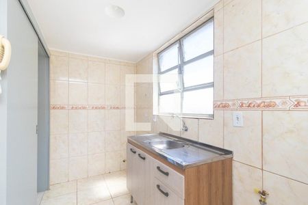 Cozinha  de apartamento para alugar com 2 quartos, 61m² em Santo Antônio, Porto Alegre