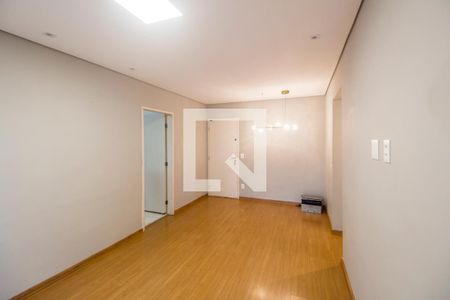 Sala  de apartamento para alugar com 3 quartos, 94m² em Jardim Tupanci, Barueri