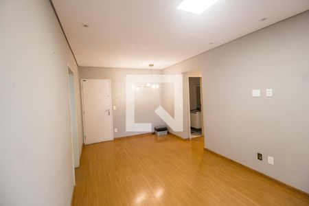 Sala  de apartamento para alugar com 3 quartos, 94m² em Jardim Tupanci, Barueri
