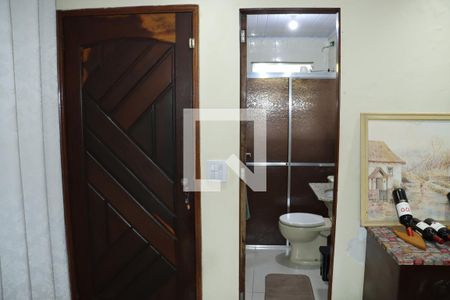 Casa para alugar com 4 quartos, 25m² em Conjunto Habitacional Jardim Sao Bento, Embu das Artes