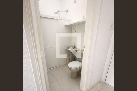 Banheiro de kitnet/studio à venda com 1 quarto, 27m² em Cristo Redentor, Porto Alegre
