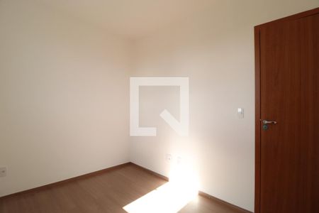 Quarto 2 de apartamento para alugar com 2 quartos, 53m² em Shopping Park, Uberlândia