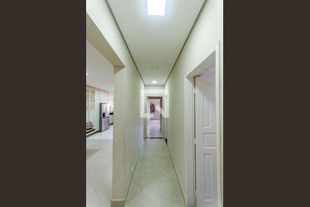 Corredor de casa para alugar com 3 quartos, 120m² em Vila Santa Edwiges, São Paulo