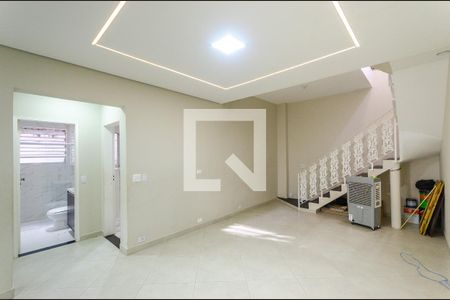 Sala de casa para alugar com 3 quartos, 120m² em Vila Santa Edwiges, São Paulo