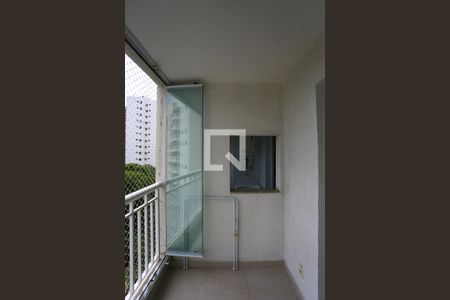 sacada de apartamento para alugar com 2 quartos, 58m² em Jardim Henriqueta, Taboão da Serra