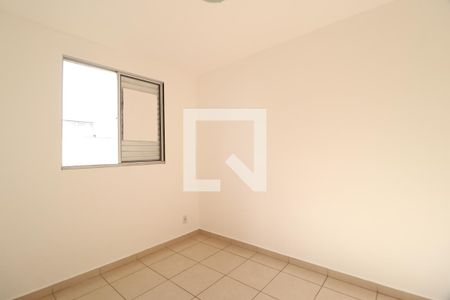 Quarto 1 de apartamento para alugar com 2 quartos, 48m² em Santa Mônica, Uberlândia