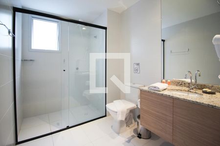 Banheiro de kitnet/studio à venda com 1 quarto, 27m² em Vila Olímpia, São Paulo