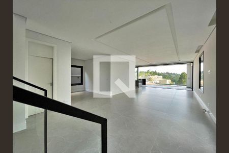 Casa à venda com 4 quartos, 350m² em Parque Sinai, Santana de Parnaíba