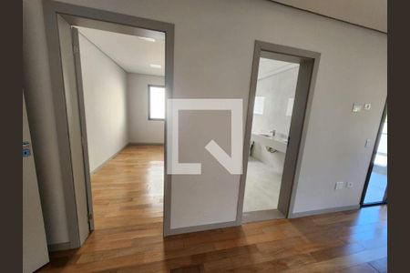 Casa à venda com 4 quartos, 350m² em Alphaville, Santana de Parnaíba