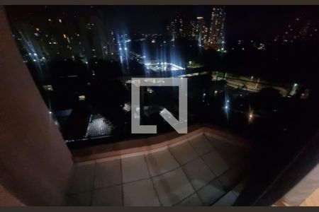Apartamento à venda com 2 quartos, 60m² em Jardim Tupanci, Barueri