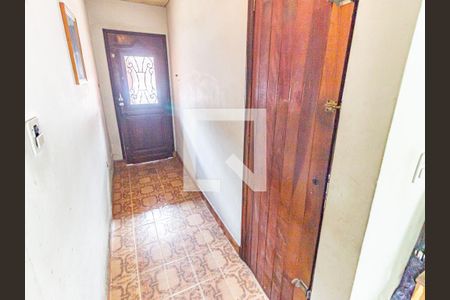 Sala - Hall / Passagem garagem de casa à venda com 3 quartos, 110m² em Vila Bertioga, São Paulo