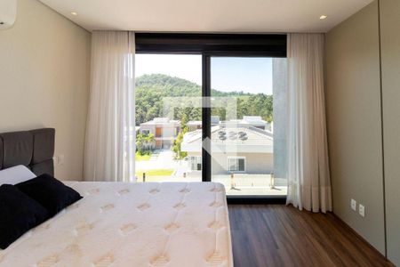 Casa à venda com 4 quartos, 450m² em Tamboré, Santana de Parnaíba