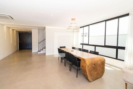 Casa à venda com 4 quartos, 450m² em Tamboré, Santana de Parnaíba