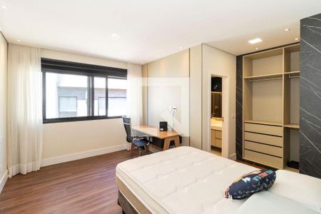 Casa à venda com 4 quartos, 450m² em Tamboré, Santana de Parnaíba