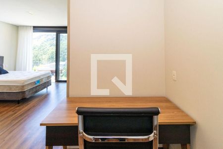 Casa à venda com 4 quartos, 450m² em Tamboré, Santana de Parnaíba