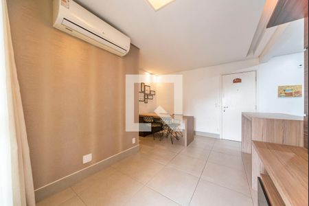 Sala de apartamento à venda com 2 quartos, 60m² em Campestre, Santo André