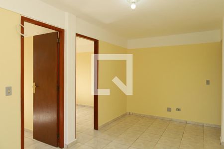 Sala de apartamento para alugar com 2 quartos, 50m² em Conjunto Habitacional Fazenda do Carmo, São Paulo