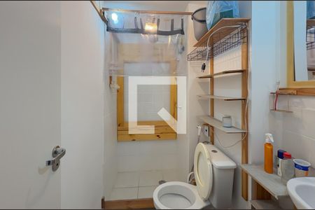 Banheiro de kitnet/studio para alugar com 1 quarto, 24m² em Sé, São Paulo
