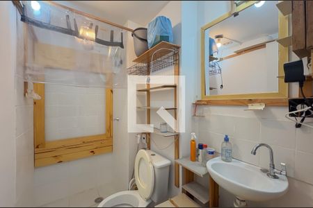 Banheiro de kitnet/studio para alugar com 1 quarto, 24m² em Sé, São Paulo