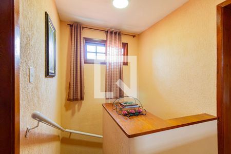 Escada de casa à venda com 3 quartos, 140m² em Recanto Santo Antonio, São Paulo