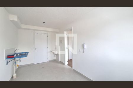 Sala/Cozinha/Área de serviço de apartamento à venda com 1 quarto, 25m² em Parque Industrial Tomas Edson, São Paulo
