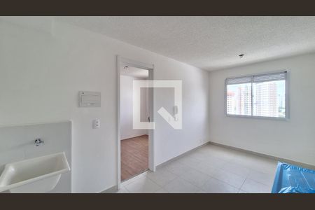 Sala/Cozinha/Área de serviço de apartamento à venda com 1 quarto, 25m² em Parque Industrial Tomas Edson, São Paulo