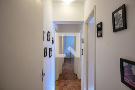 Corredor de apartamento à venda com 3 quartos, 115m² em Vila Progredior, São Paulo
