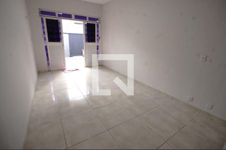 Casa para alugar com 2 quartos, 74m² em Setor Coimbra, Goiânia