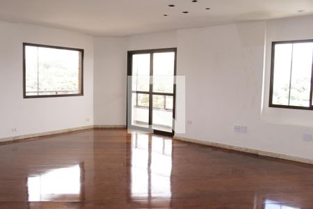 Apartamento para alugar com 3 quartos, 270m² em Santa Cecilia, São Paulo