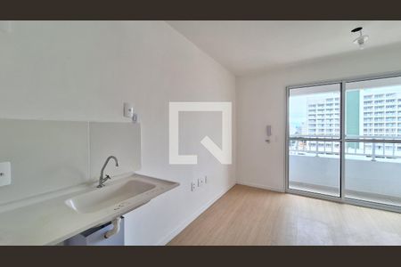 Quarto/Sala/Cozinha de apartamento para alugar com 1 quarto, 19m² em Água Branca, São Paulo