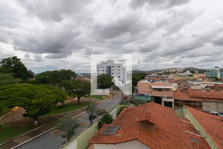 Apartamento à venda com 3 quartos, 70m² em Sinimbu, Belo Horizonte