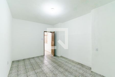Sala/Quarto de casa para alugar com 1 quarto, 28m² em Vila Tolstoi, São Paulo