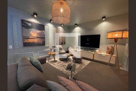 Sala de casa à venda com 3 quartos, 308m² em Cidade São Francisco, São Paulo