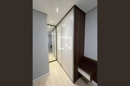Apartamento para alugar com 2 quartos, 55m² em Jardim Tupanci, Barueri