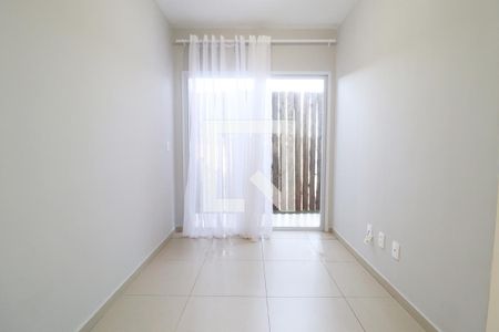 Sala de apartamento para alugar com 2 quartos, 48m² em Jardim Holanda, Uberlândia