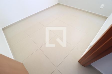 Quarto 1 de apartamento para alugar com 2 quartos, 48m² em Jardim Holanda, Uberlândia