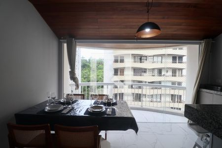 Sala de apartamento para alugar com 2 quartos, 75m² em Morro do Maluf, Guarujá
