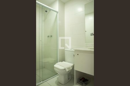 Banheiro de kitnet/studio para alugar com 1 quarto, 26m² em Mirandópolis, São Paulo