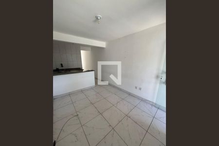 Sala de casa para alugar com 1 quarto, 65m² em Laranjal, São Gonçalo